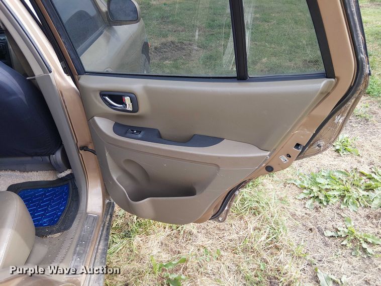 image for item DU3626 2004 Hyundai Santa Fe SUV