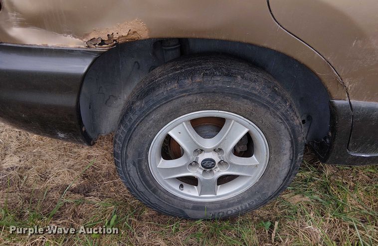 image for item DU3626 2004 Hyundai Santa Fe SUV
