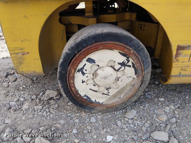 image for item DU3629 Yale GLC060VXNDSE085 forklift