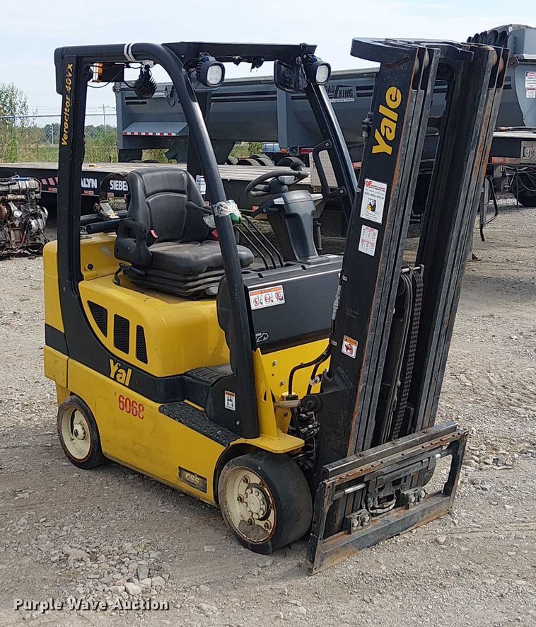 MONTACARGAS YALE GLC040SVXNRSE082