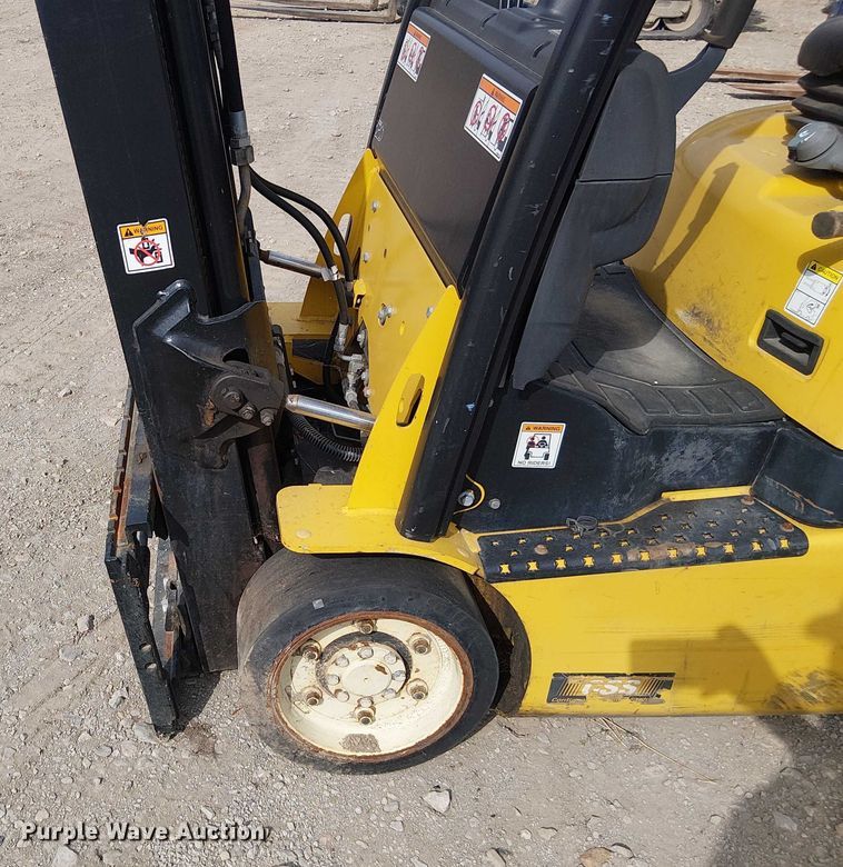 image for item DU3630 Yale GLC040SVXNRSE082 forklift