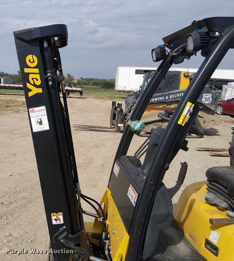 image for item DU3630 Yale GLC040SVXNRSE082 forklift