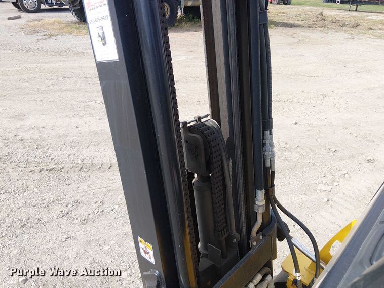 image for item DU3630 Yale GLC040SVXNRSE082 forklift
