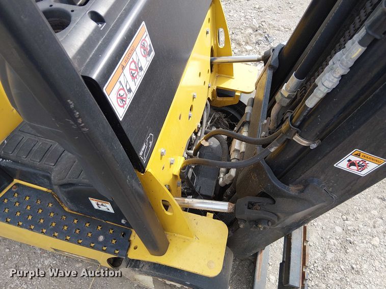 image for item DU3630 Yale GLC040SVXNRSE082 forklift