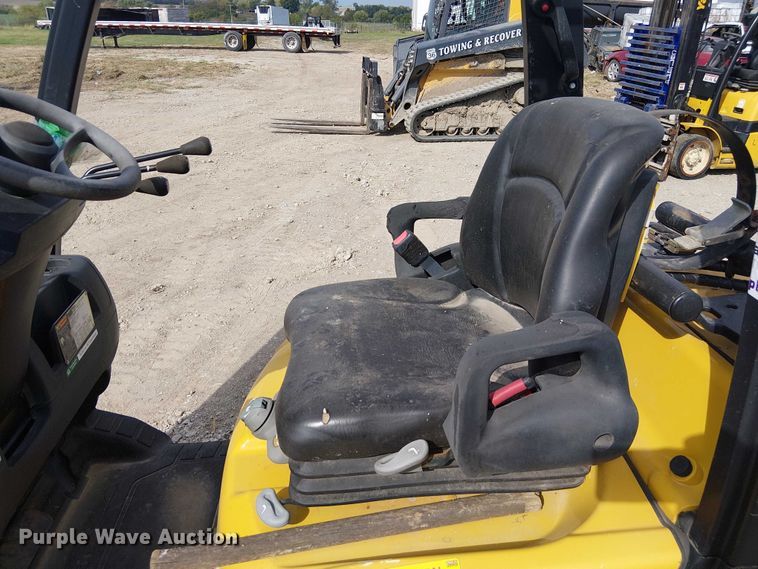 image for item DU3630 Yale GLC040SVXNRSE082 forklift