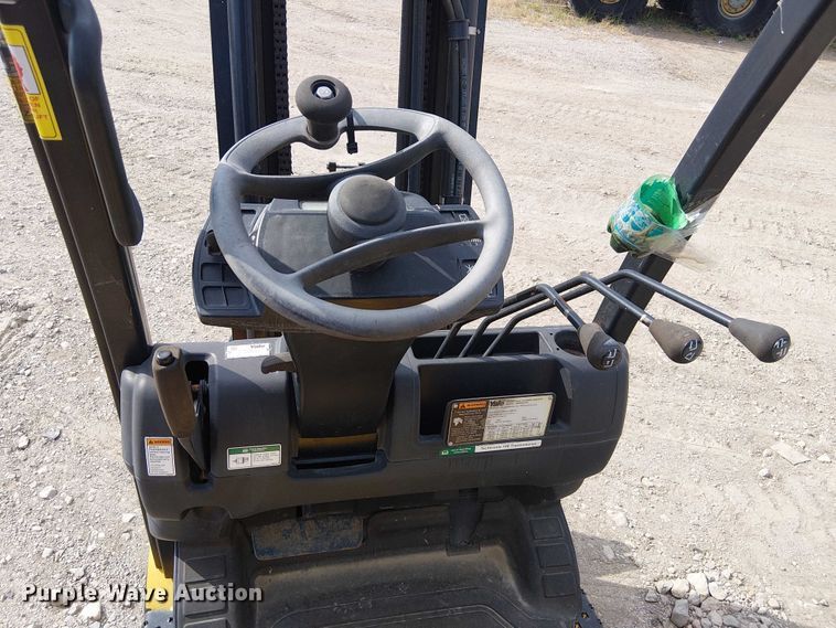 image for item DU3630 Yale GLC040SVXNRSE082 forklift