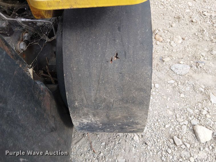 image for item DU3630 Yale GLC040SVXNRSE082 forklift