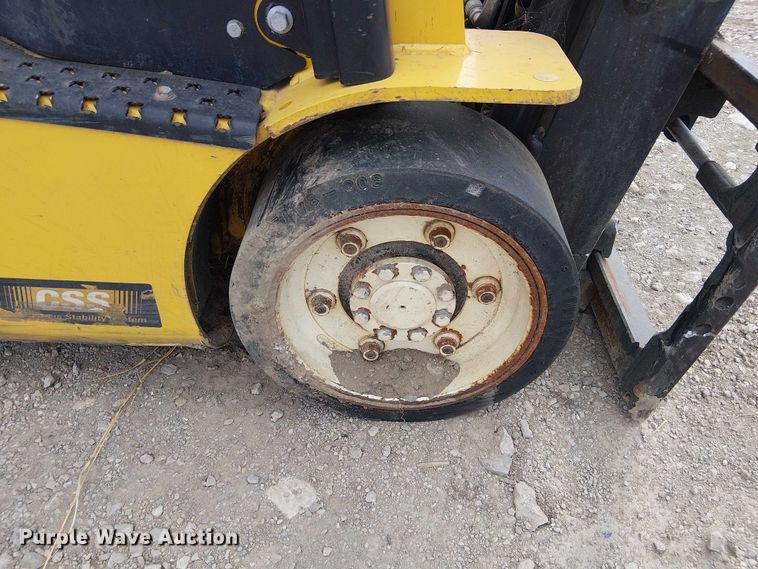 image for item DU3630 Yale GLC040SVXNRSE082 forklift