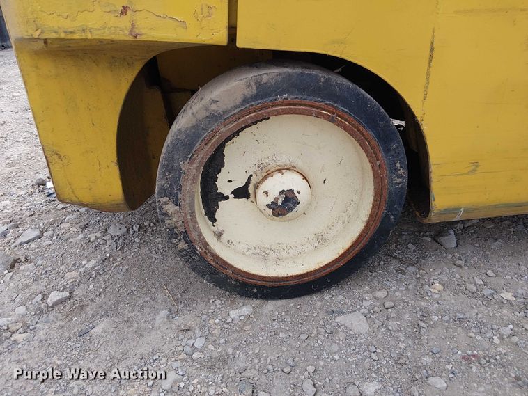 image for item DU3630 Yale GLC040SVXNRSE082 forklift