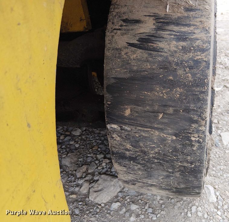 image for item DU3630 Yale GLC040SVXNRSE082 forklift