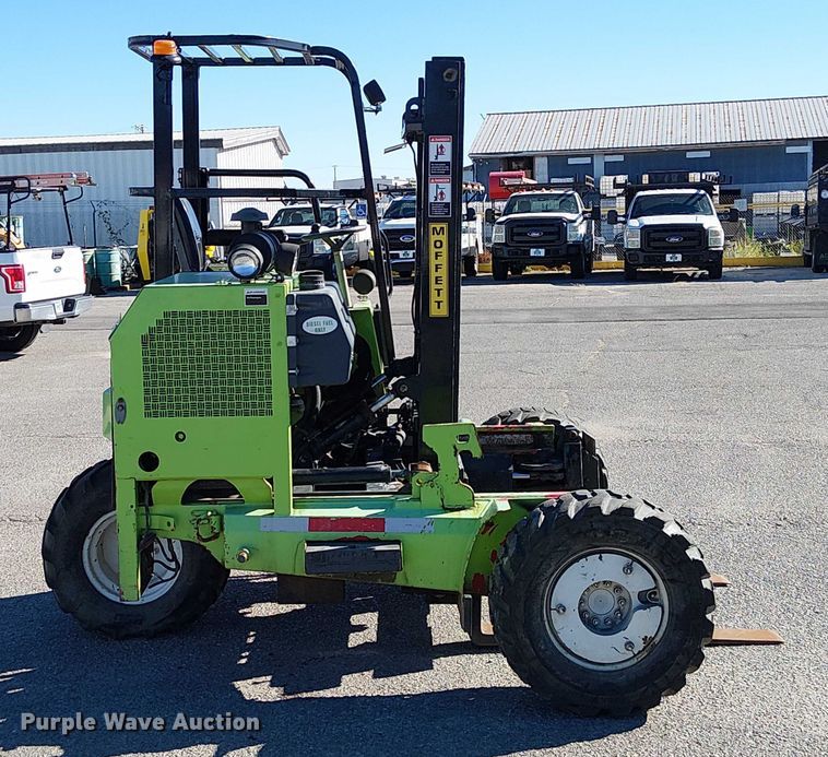 image for item DU3659 2005 Moffett M5500 forklift