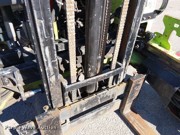 image for item DU3659 2005 Moffett M5500 forklift