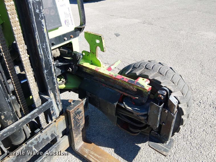 image for item DU3659 2005 Moffett M5500 forklift