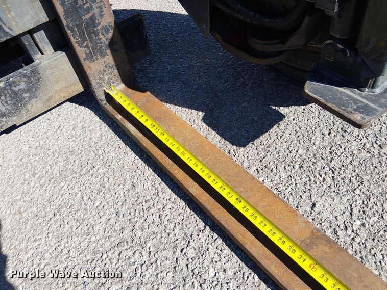 image for item DU3659 2005 Moffett M5500 forklift