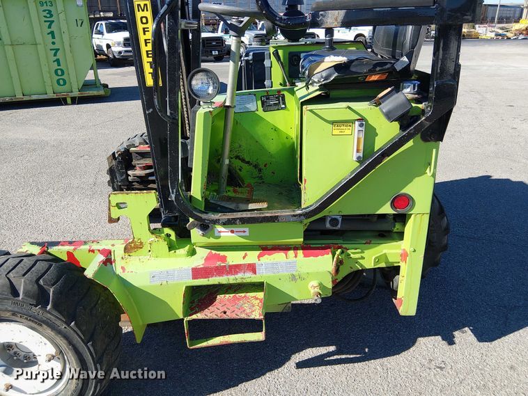 image for item DU3659 2005 Moffett M5500 forklift