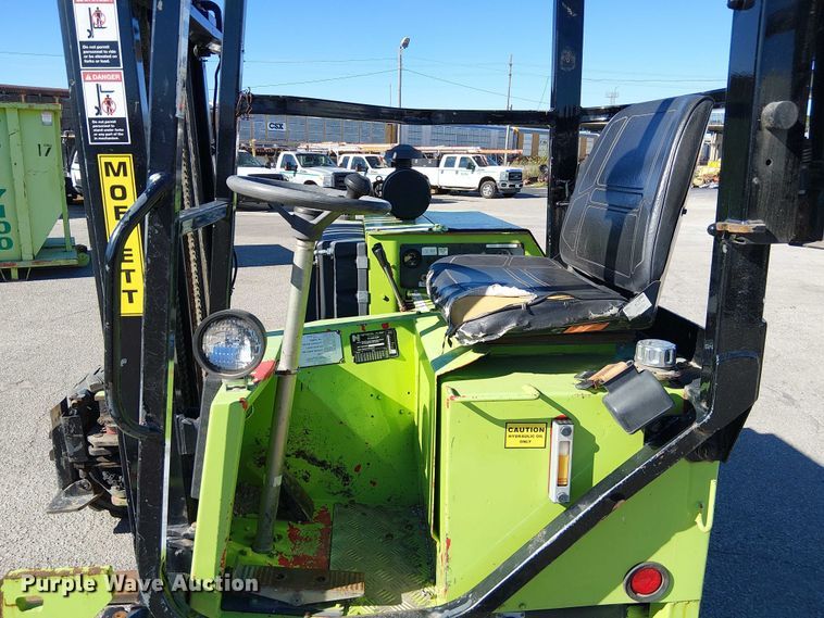 image for item DU3659 2005 Moffett M5500 forklift