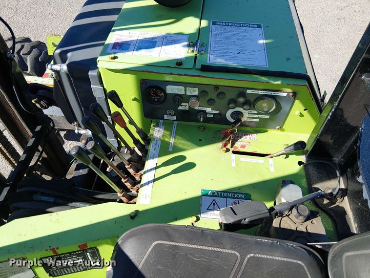 image for item DU3659 2005 Moffett M5500 forklift