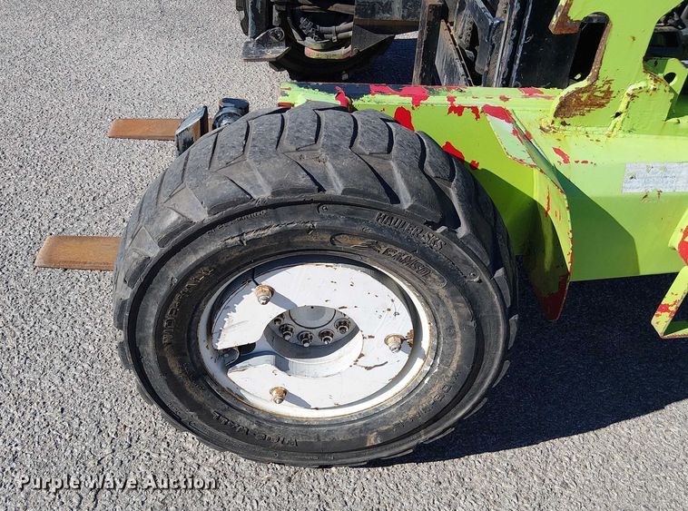 image for item DU3659 2005 Moffett M5500 forklift