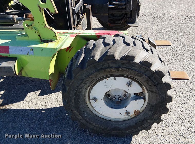 image for item DU3659 2005 Moffett M5500 forklift