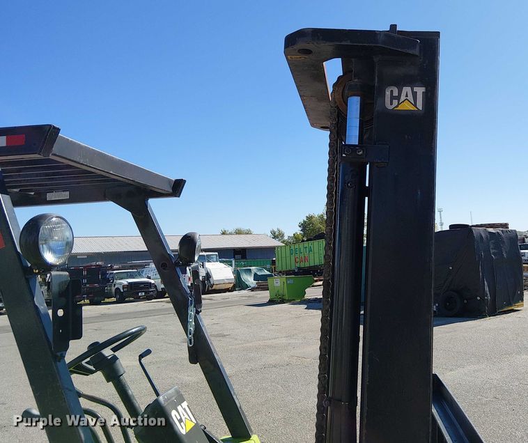 image for item DU3665 Caterpillar GP40 forklift