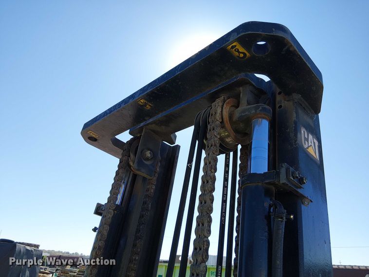 image for item DU3665 Caterpillar GP40 forklift