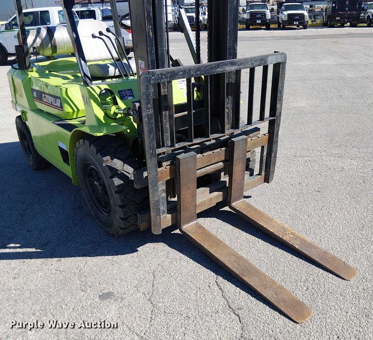 image for item DU3665 Caterpillar GP40 forklift