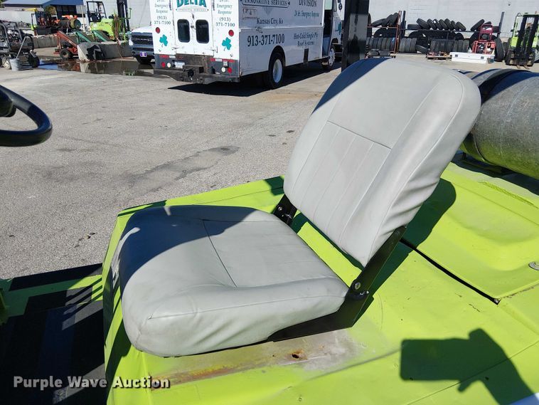 image for item DU3665 Caterpillar GP40 forklift