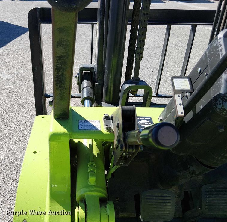 image for item DU3665 Caterpillar GP40 forklift