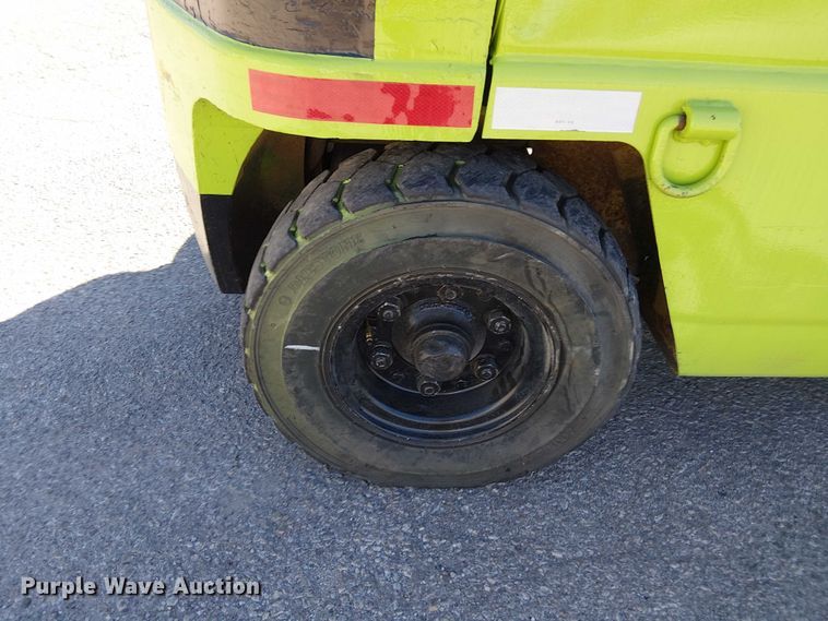 image for item DU3665 Caterpillar GP40 forklift