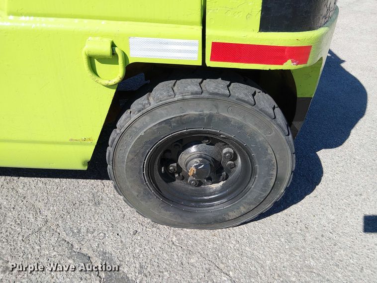 image for item DU3665 Caterpillar GP40 forklift