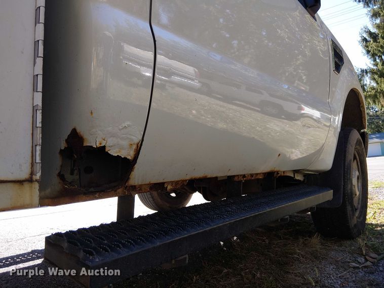 image for item DU3675 2008 Ford F250  utility bed pickup truck