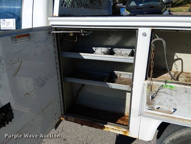 image for item DU3675 2008 Ford F250  utility bed pickup truck