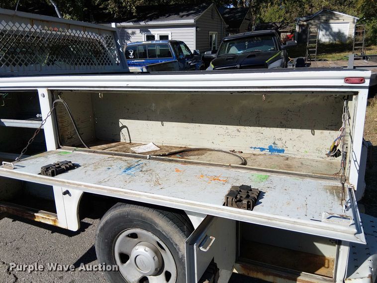 image for item DU3675 2008 Ford F250  utility bed pickup truck