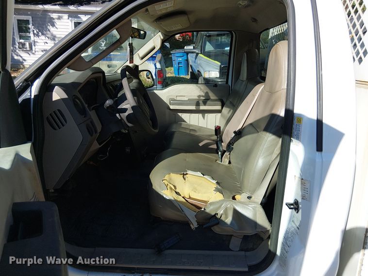 image for item DU3675 2008 Ford F250  utility bed pickup truck