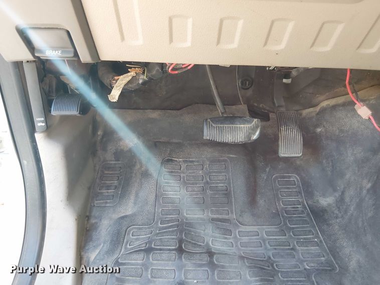 image for item DU3675 2008 Ford F250  utility bed pickup truck