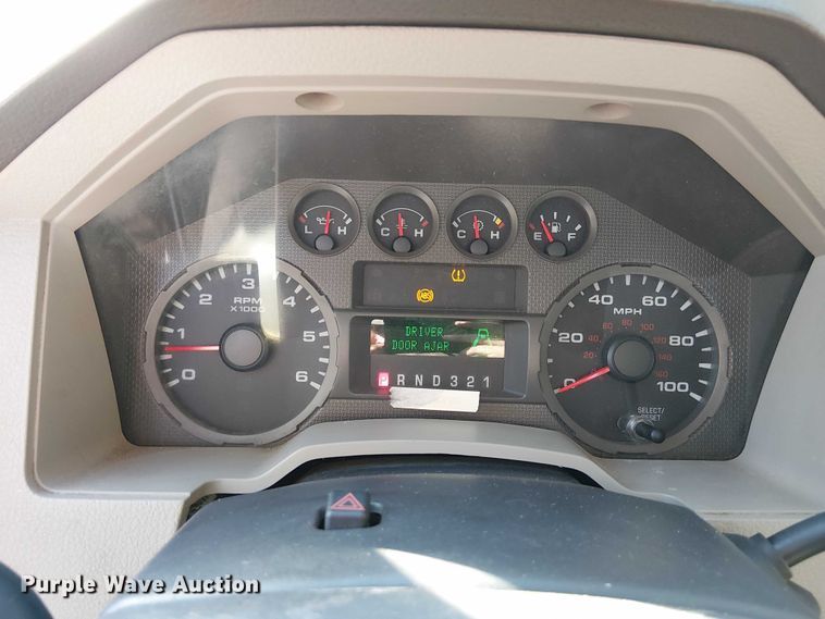 image for item DU3675 2008 Ford F250  utility bed pickup truck