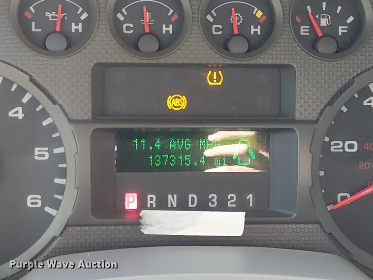 image for item DU3675 2008 Ford F250  utility bed pickup truck