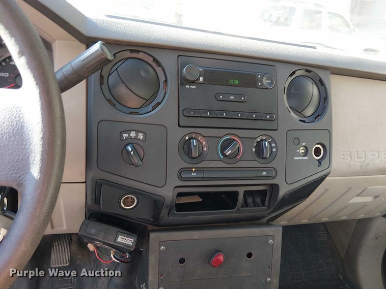 image for item DU3675 2008 Ford F250  utility bed pickup truck