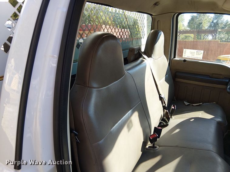 image for item DU3675 2008 Ford F250  utility bed pickup truck