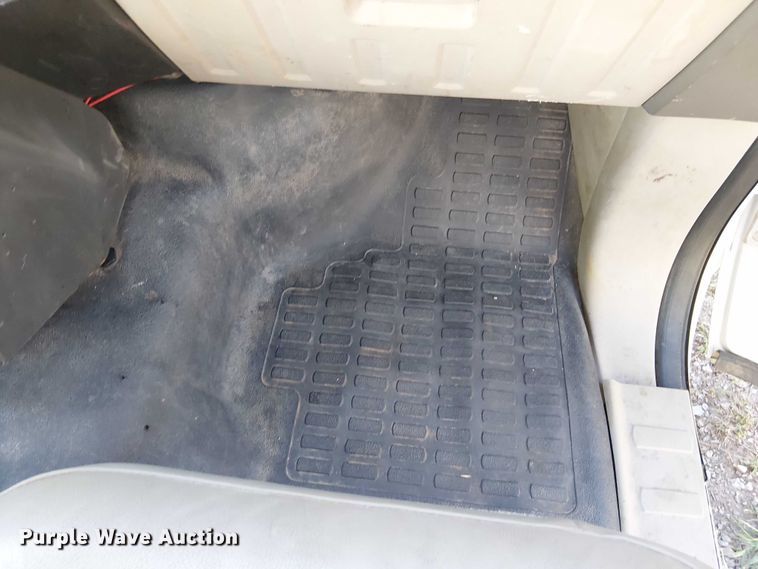 image for item DU3675 2008 Ford F250  utility bed pickup truck