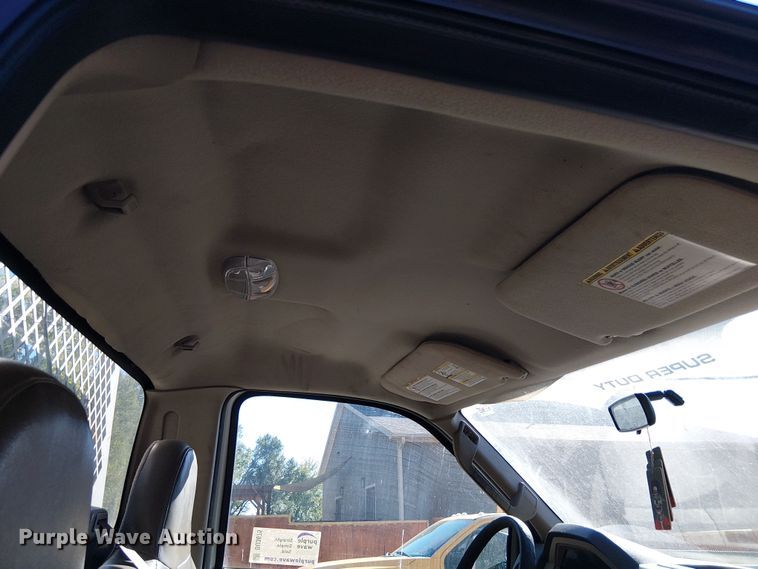 image for item DU3675 2008 Ford F250  utility bed pickup truck