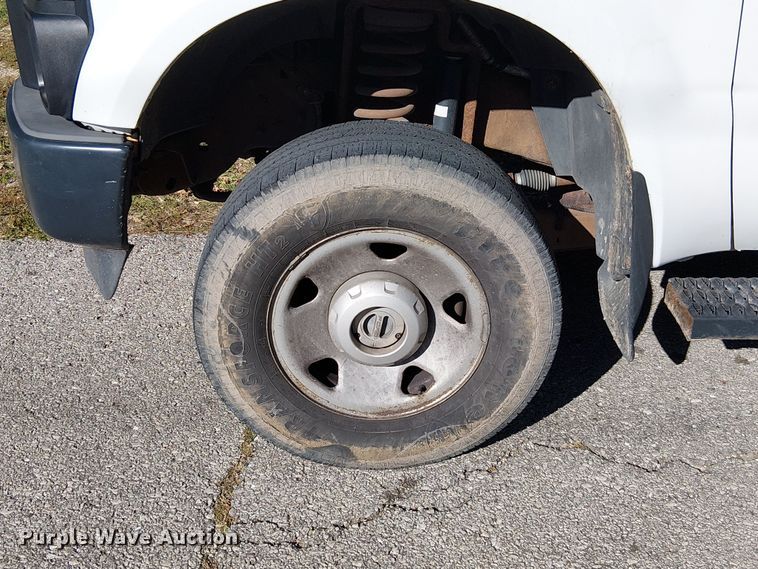 image for item DU3675 2008 Ford F250  utility bed pickup truck