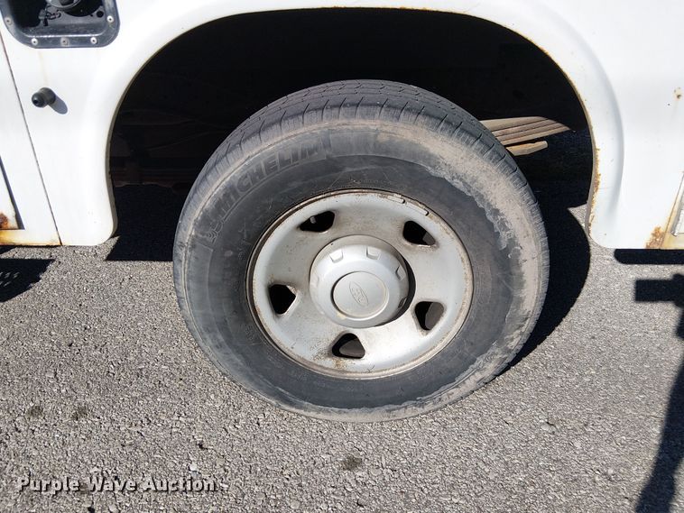 image for item DU3675 2008 Ford F250  utility bed pickup truck