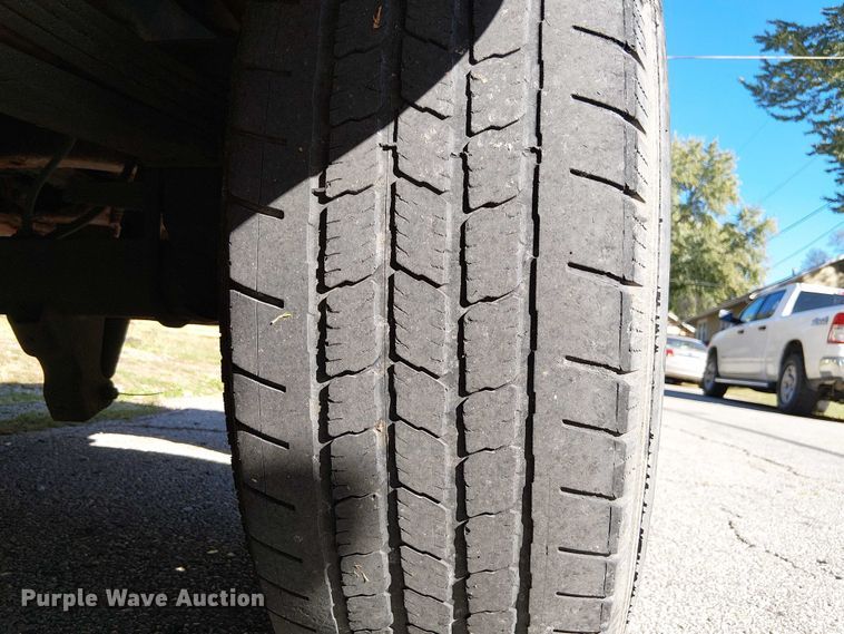 image for item DU3675 2008 Ford F250  utility bed pickup truck