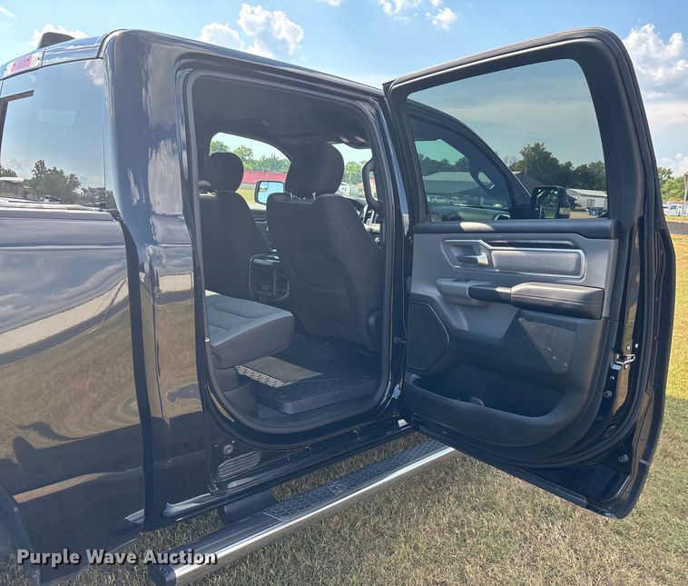 image for item DU9339 2021 RAM 1500 Bighorn Crew Cab pickup truck