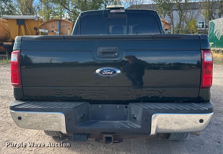 image for item DW4269 2015 Ford F350 Super Duty Crew Cab pickup truck