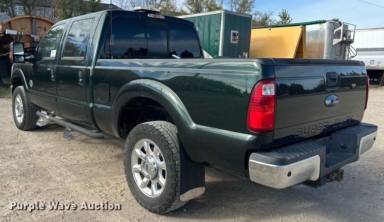 image for item DW4269 2015 Ford F350 Super Duty Crew Cab pickup truck