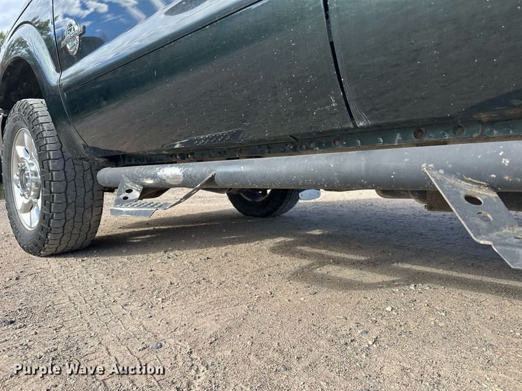 image for item DW4269 2015 Ford F350 Super Duty Crew Cab pickup truck