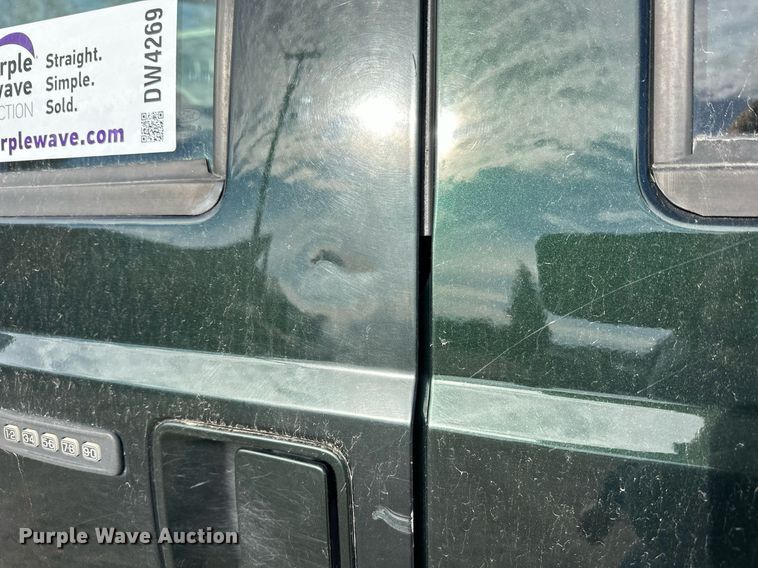 image for item DW4269 2015 Ford F350 Super Duty Crew Cab pickup truck