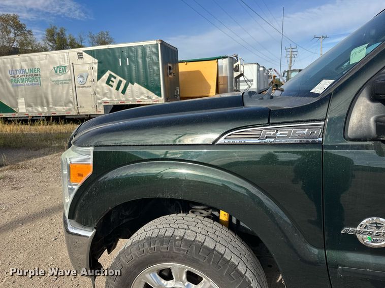 image for item DW4269 2015 Ford F350 Super Duty Crew Cab pickup truck